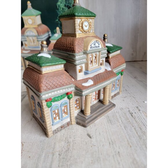 Dickens train station Keepsake porcelain lighted house Village accessory Xmas vi - Picture 4 of 9